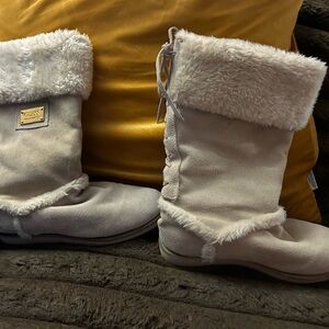 Guess fur boots